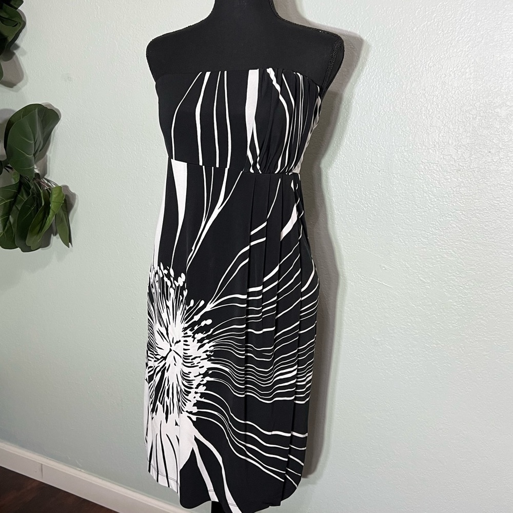 Summer strapless dress.